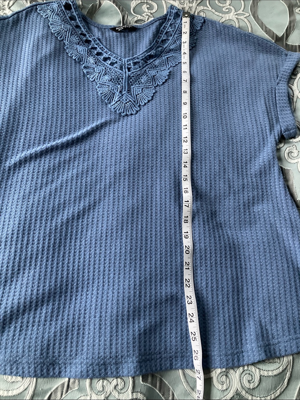 BloomChic Blue Waffle Knit Crochet-Trim V-Neck Short Sleeve Top size 14/16 - Picture 7 of 9
